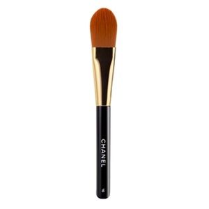 CHANEL foundation brush #16